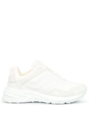 GV1 Light white sneakers