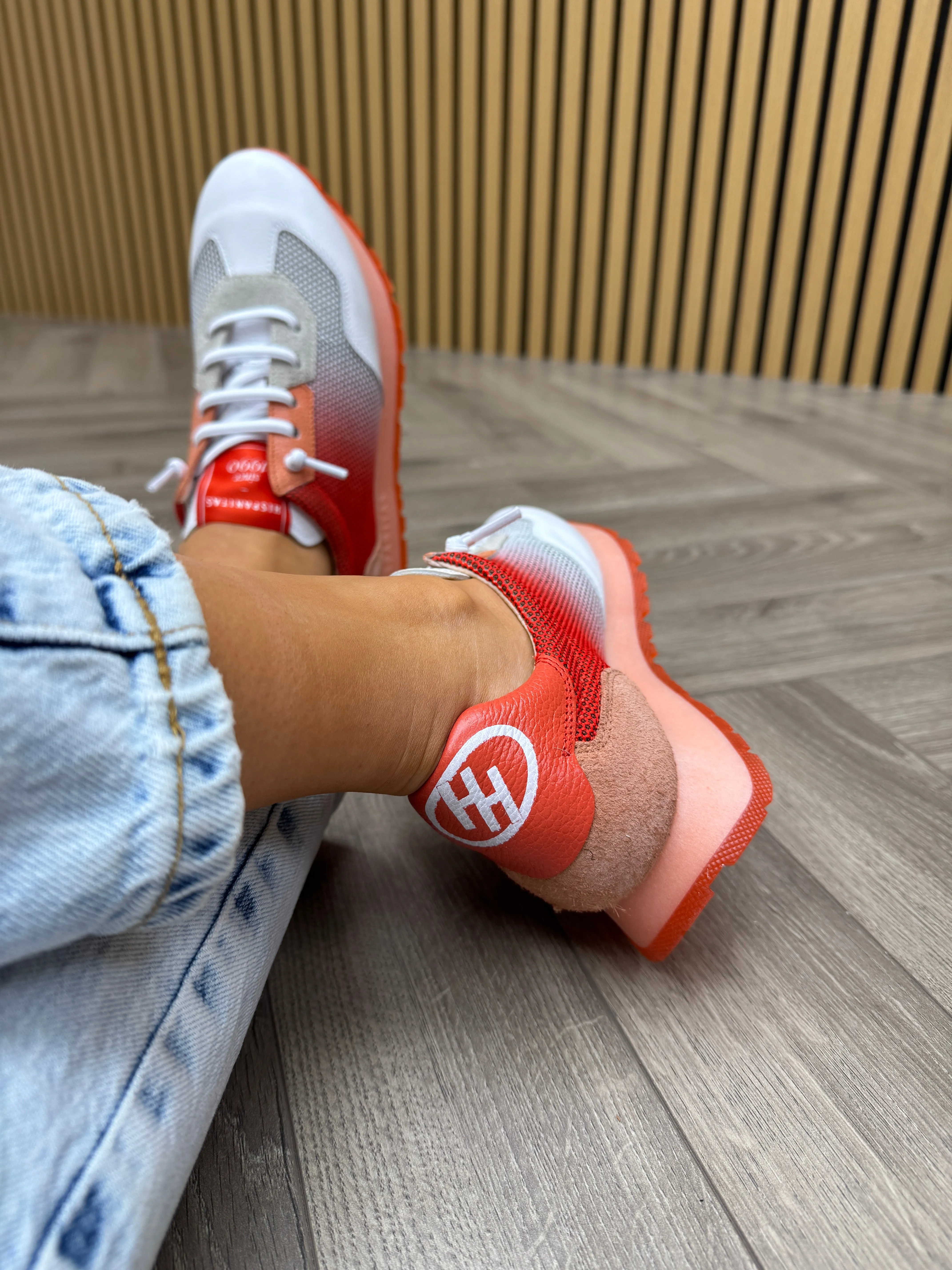 Hispanitas (SS25) Ombre Knitted Trainer with Elastic Laces BHV253869 - White/Scarlet (H10)