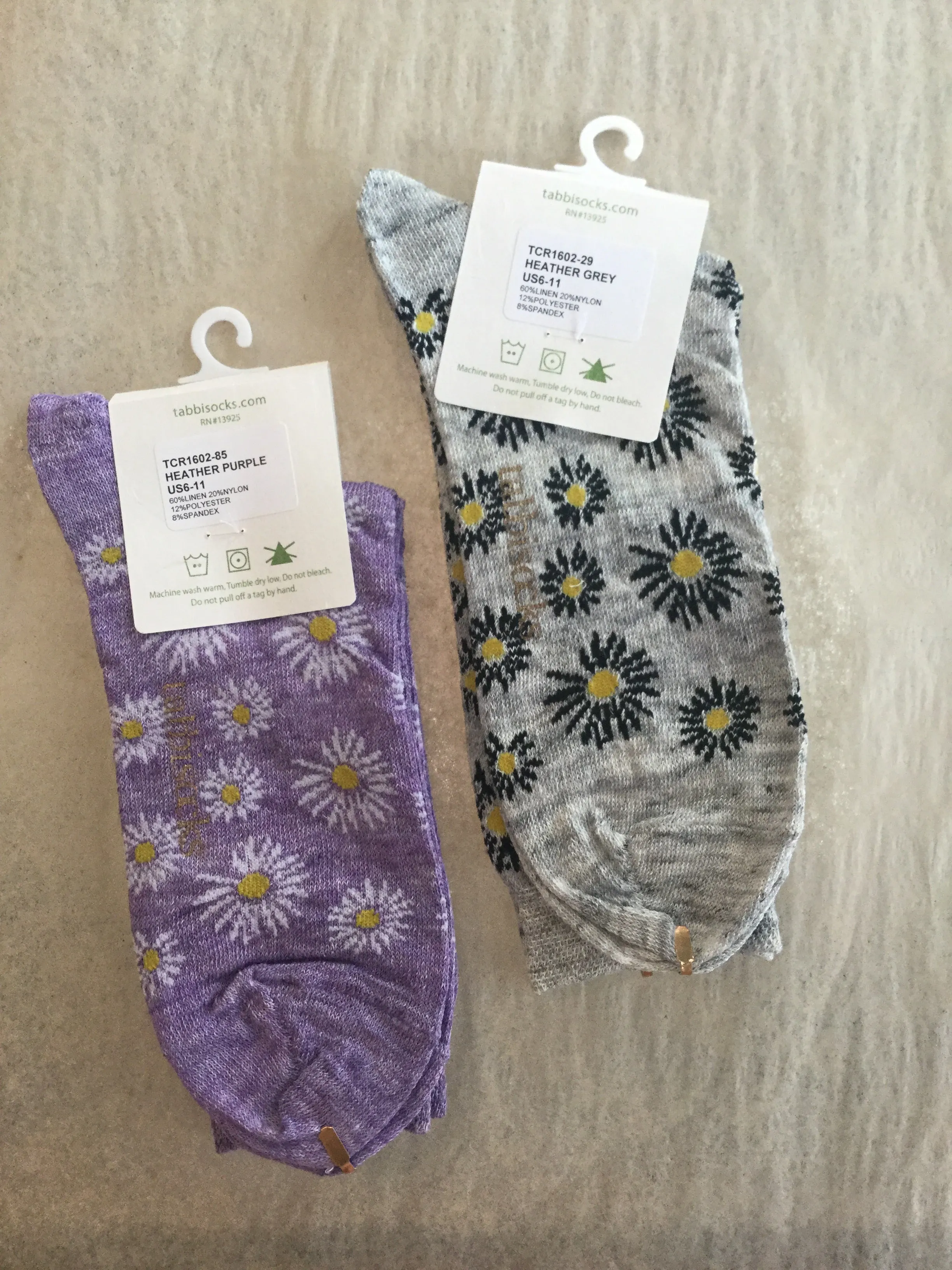 Linen Daisy Crew Socks
