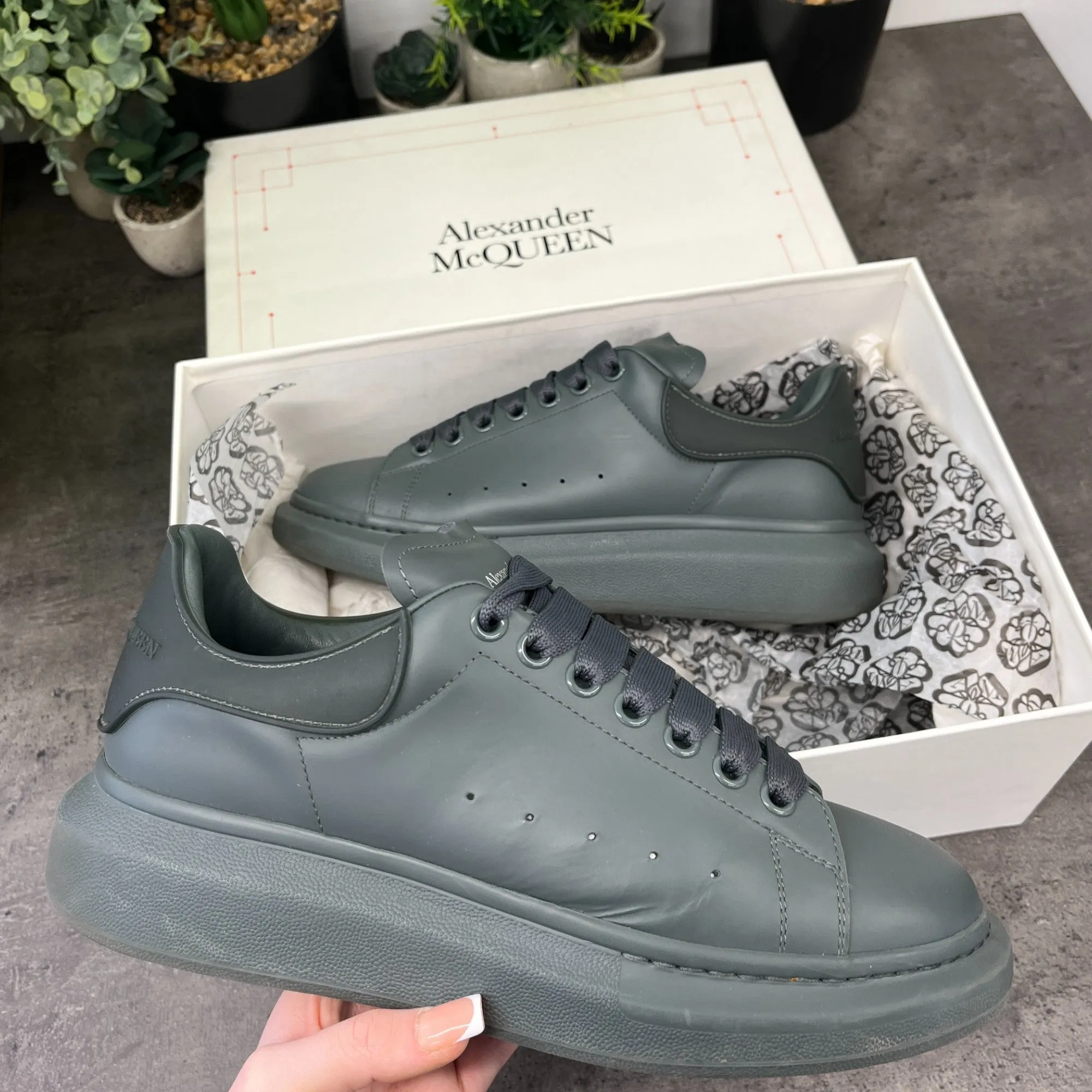 Men's Oversized Low Trainers Khaki Size EU 41 / UK 7