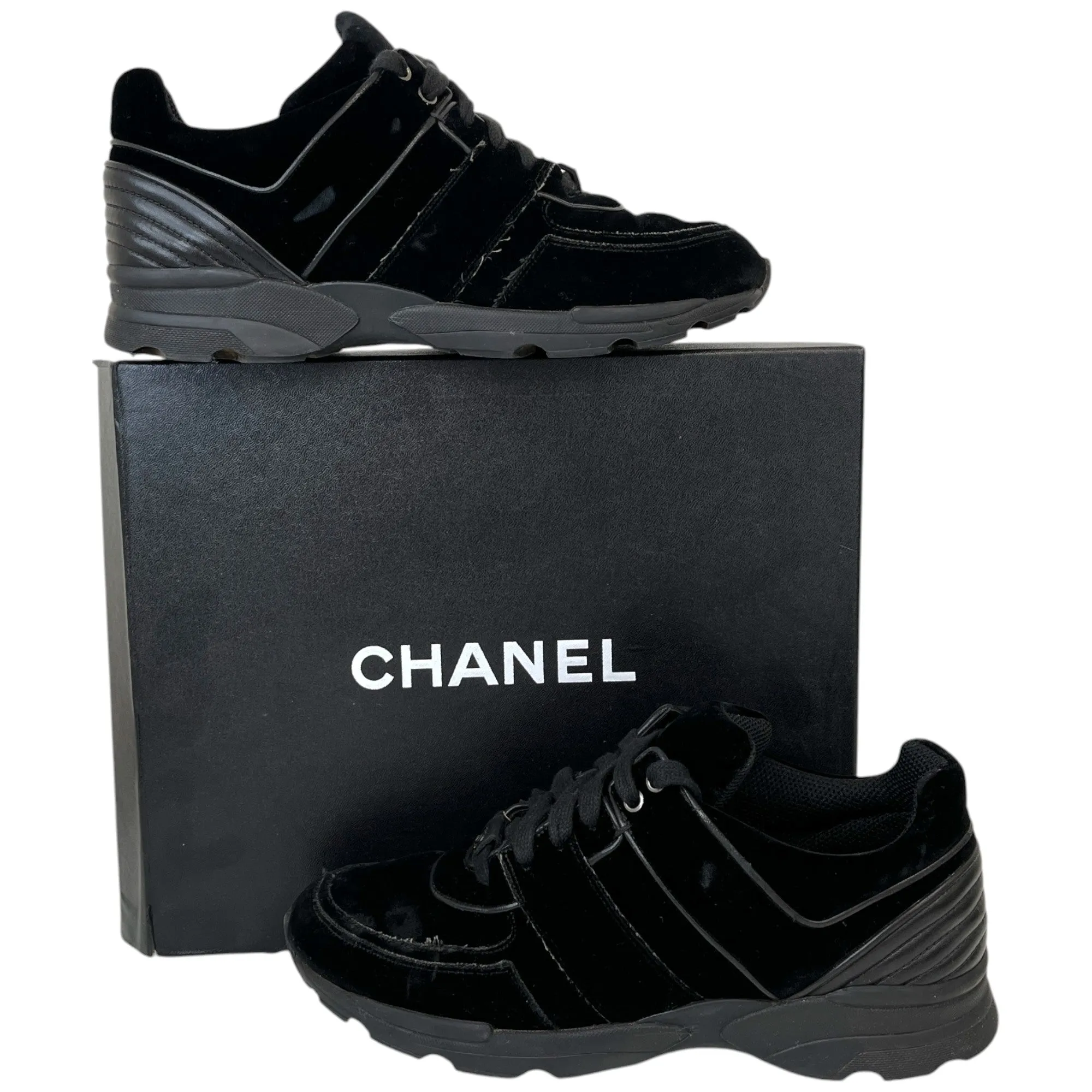 Men's Velvet Logo Low Trainers Black Size EU 40.5 / UK 6.5
