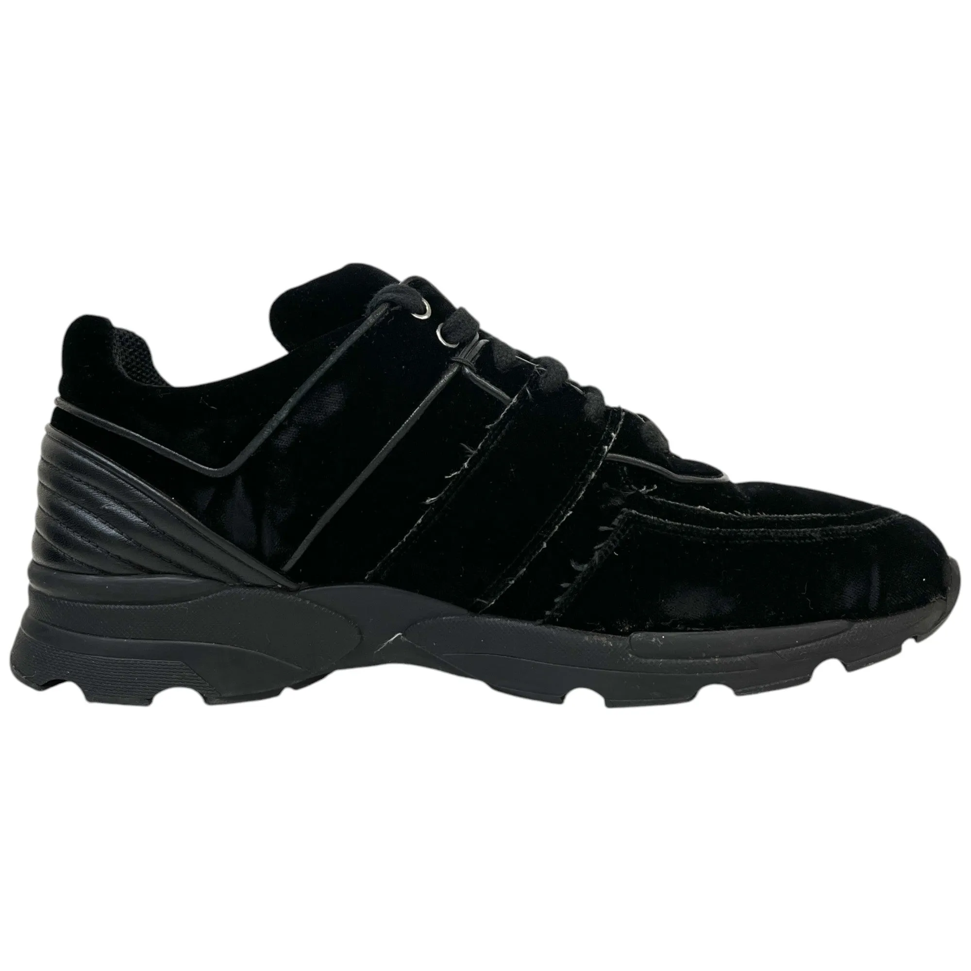 Men's Velvet Logo Low Trainers Black Size EU 40.5 / UK 6.5