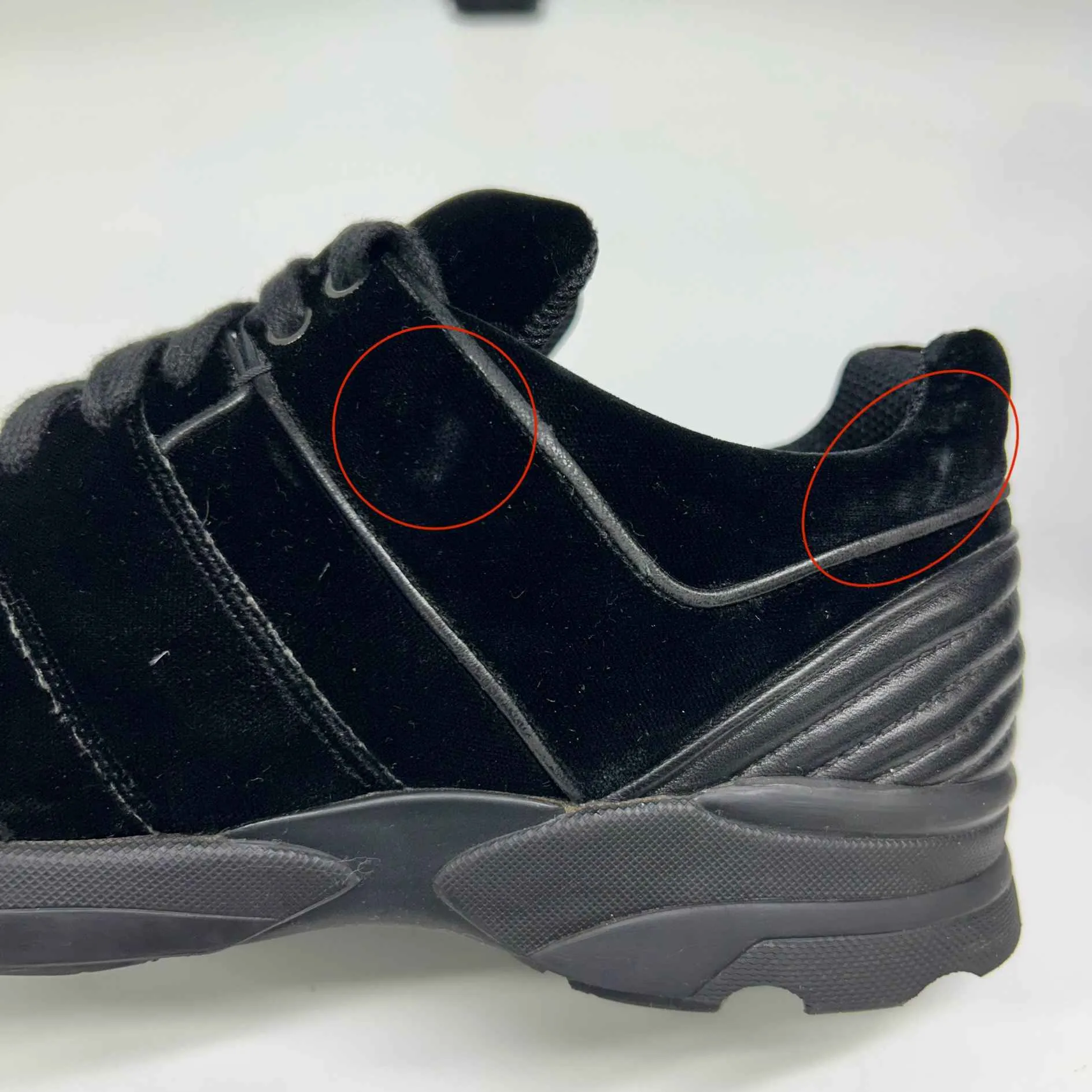 Men's Velvet Logo Low Trainers Black Size EU 40.5 / UK 6.5