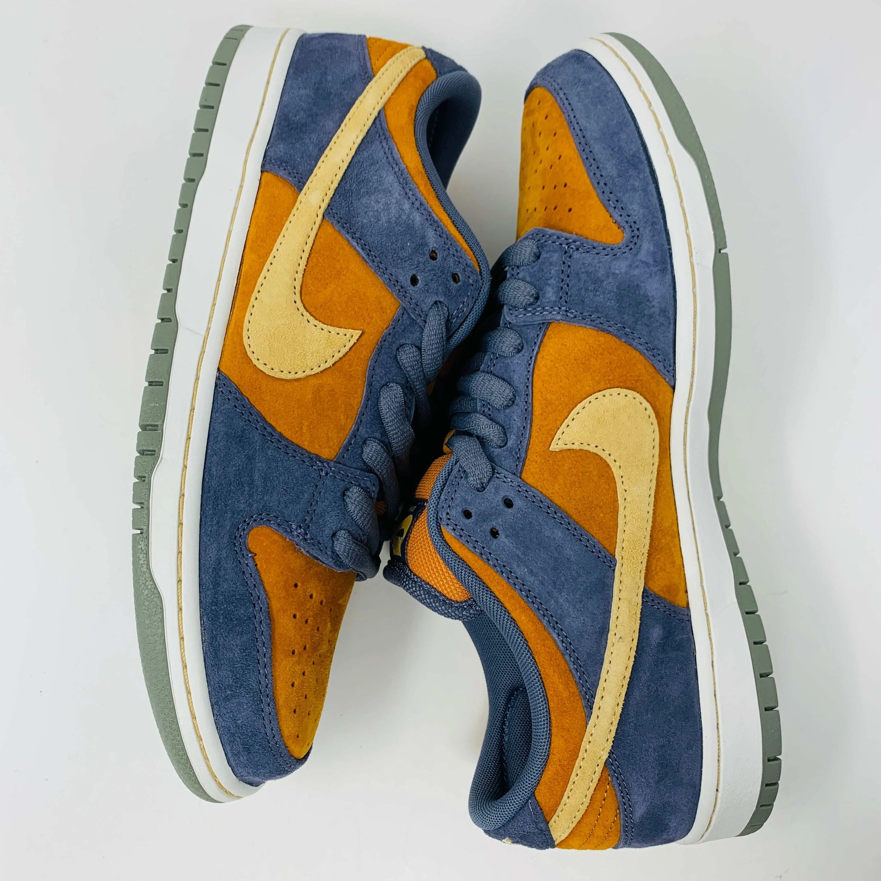 Nike SB Dunk Low Light Carbon Monarch