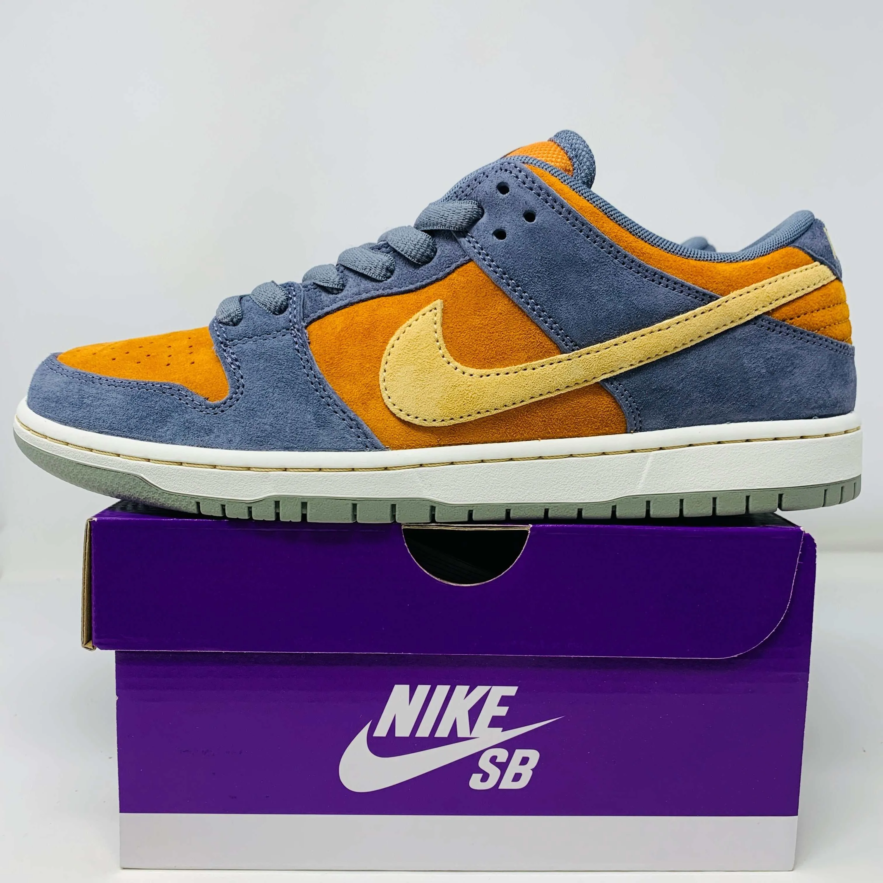 Nike SB Dunk Low Light Carbon Monarch