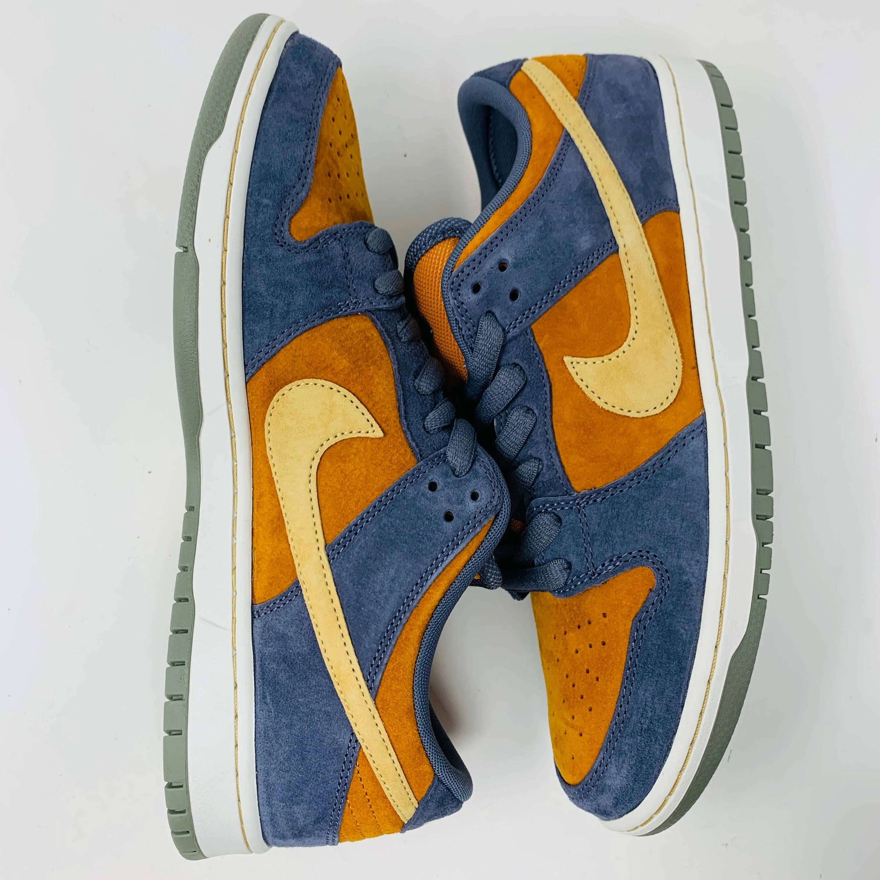 Nike SB Dunk Low Light Carbon Monarch
