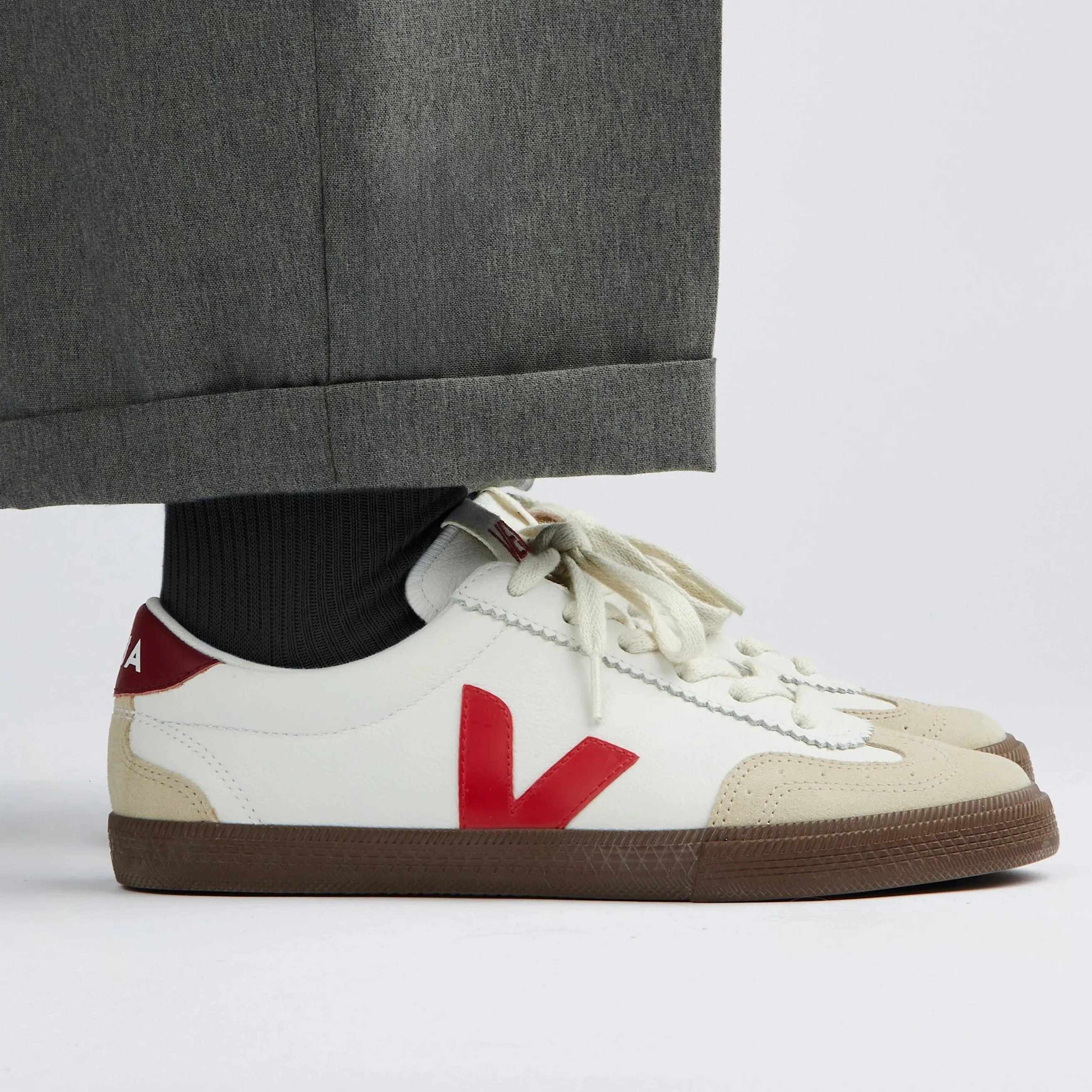 VEJA Sneakers Volley Organic Leather In White